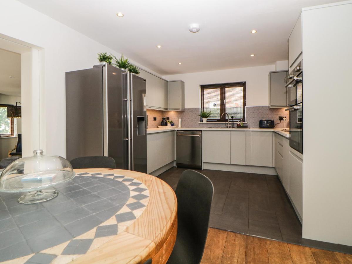 Iroko Villa Torpoint Eksteriør bilde